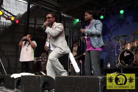 Christian Massive (BS) and The House Of Riddim Band 16. Reggae Jam Festival - Bersenbrueck 31. Juli 2010 (7).JPG